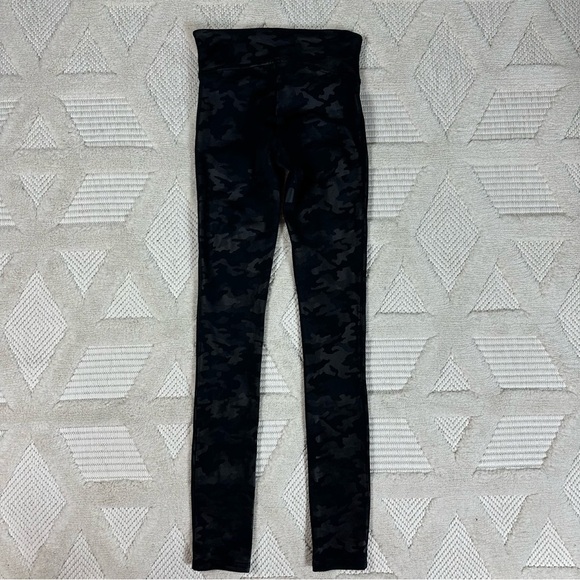 Spanx Faux Leather Camo Leggings Size XS - Picture 14 of 14